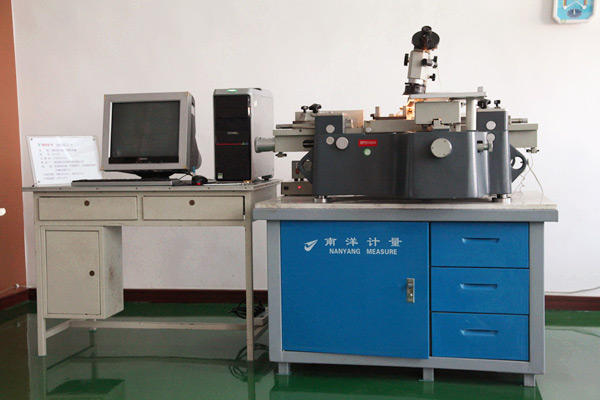 萬能工具顯微鏡